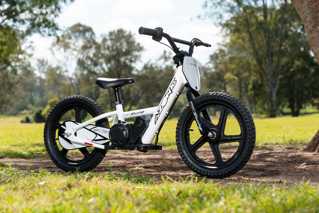 Azonic Pure 16 E-Balance Bike White/Black AZP16